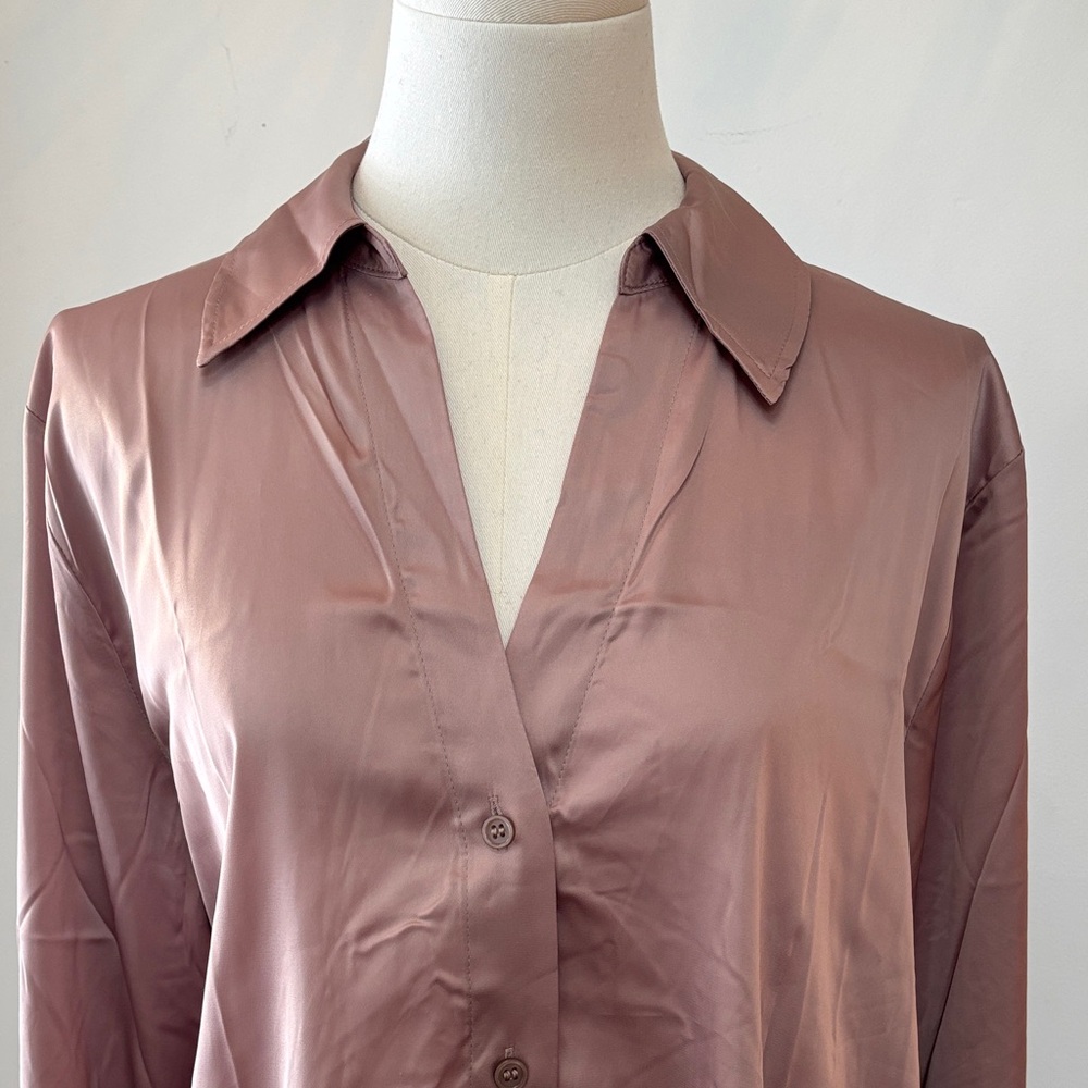 H&M NWT Silky Mauve Button-Up Blouse L